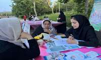 برپایی میز خدمت رایگان مشاوره‌های سلامت در پارک رضوان شهر آشخانه به مناسبت هفته سلامت
